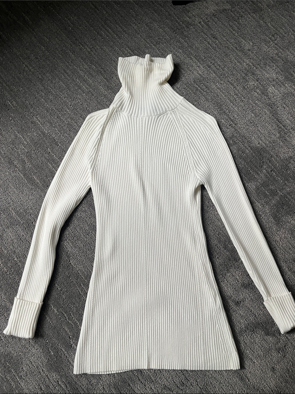 White House Black Market Cream Ribbed Turtleneck Sweater
